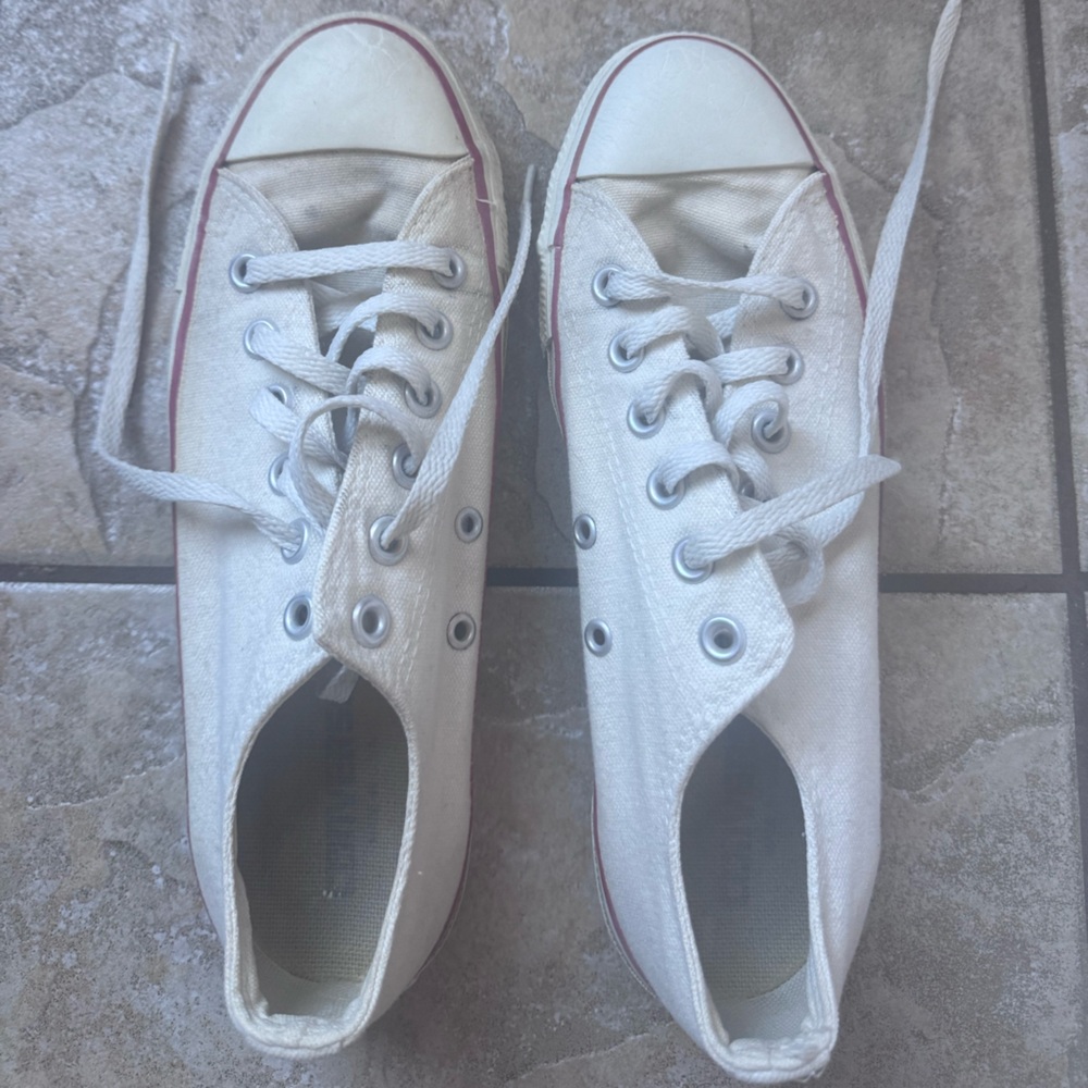 Casual Cream Canvas Sneakers with Red Accent